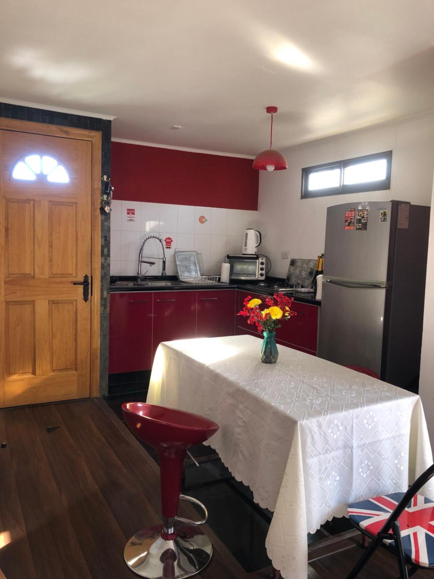 Hostel Tu Espacio Re - Habitaciones Cerca Del Aeropuerto Santiago Luaran gambar