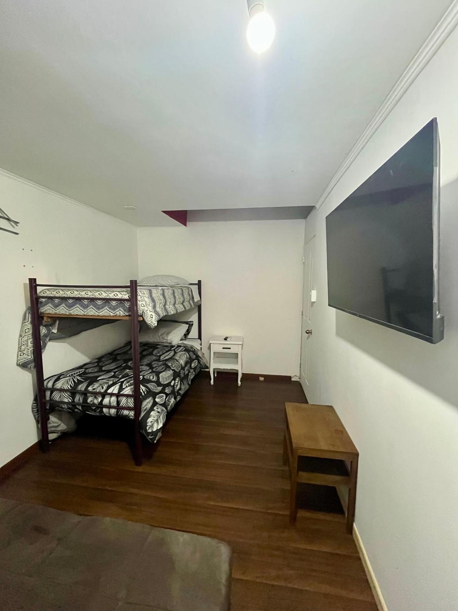 Hostel Tu Espacio Re - Habitaciones Cerca Del Aeropuerto Santiago Luaran gambar