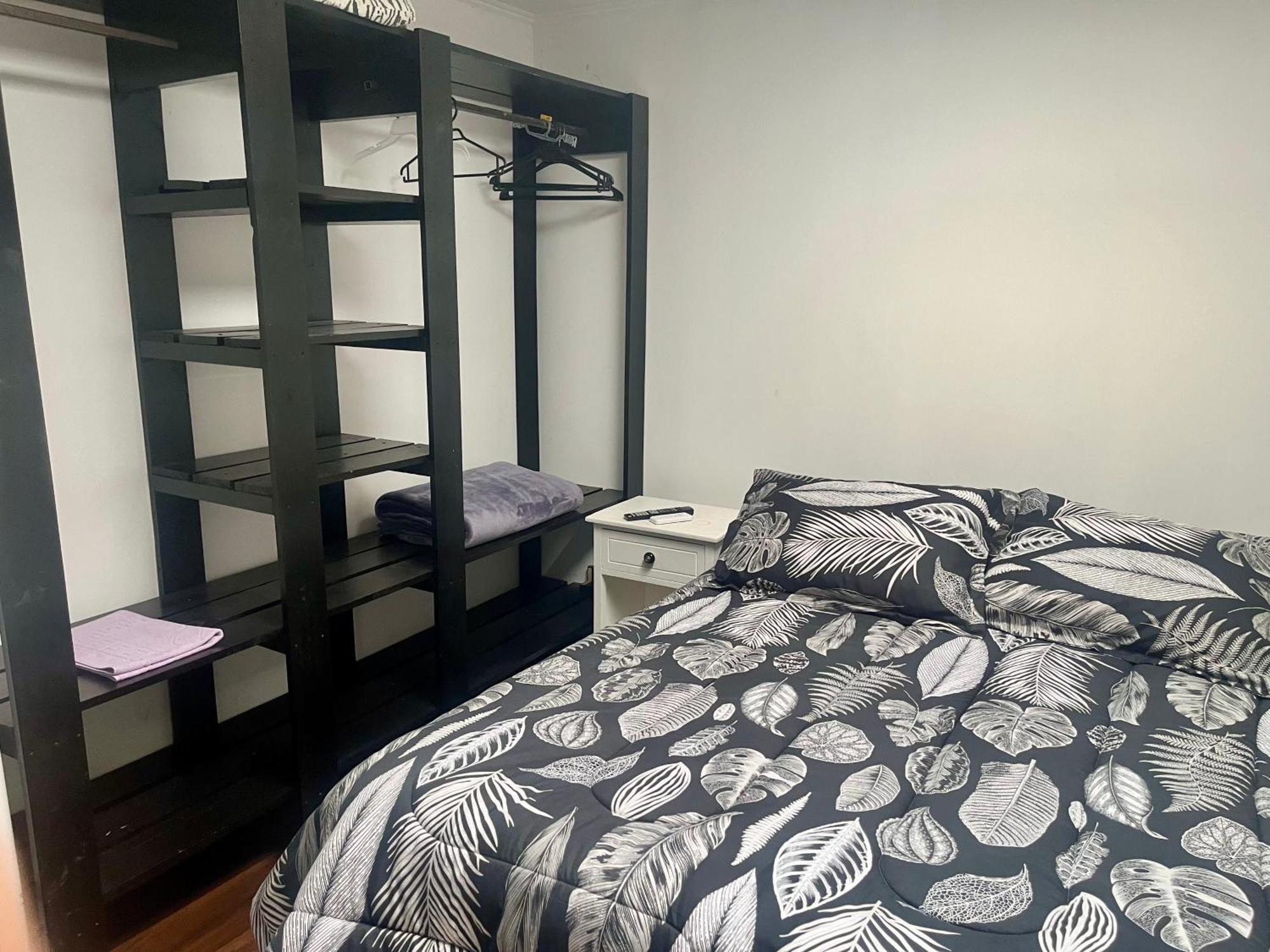 Hostel Tu Espacio Re - Habitaciones Cerca Del Aeropuerto Santiago Luaran gambar